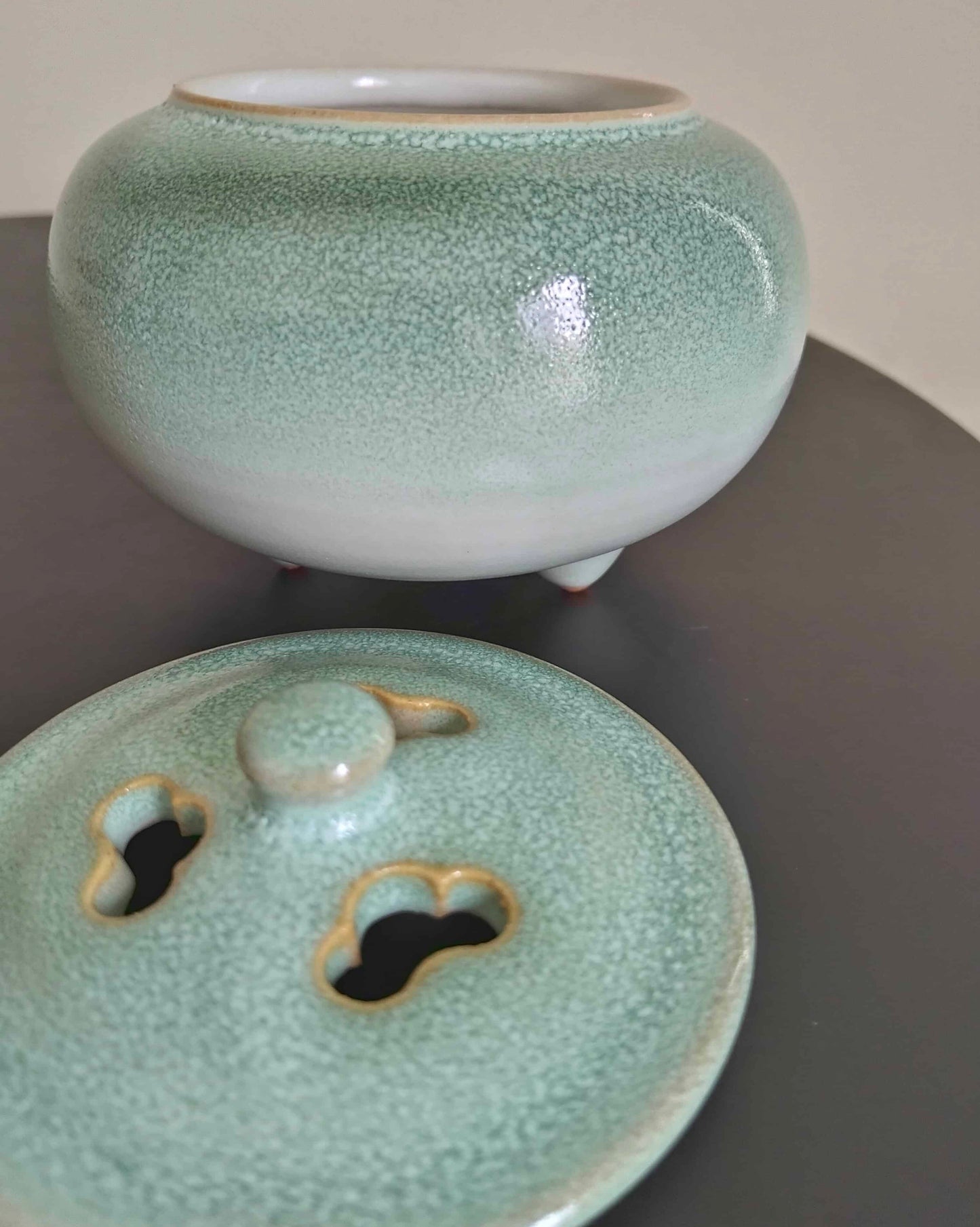 Hakuyo Hukioribe Incense Burner