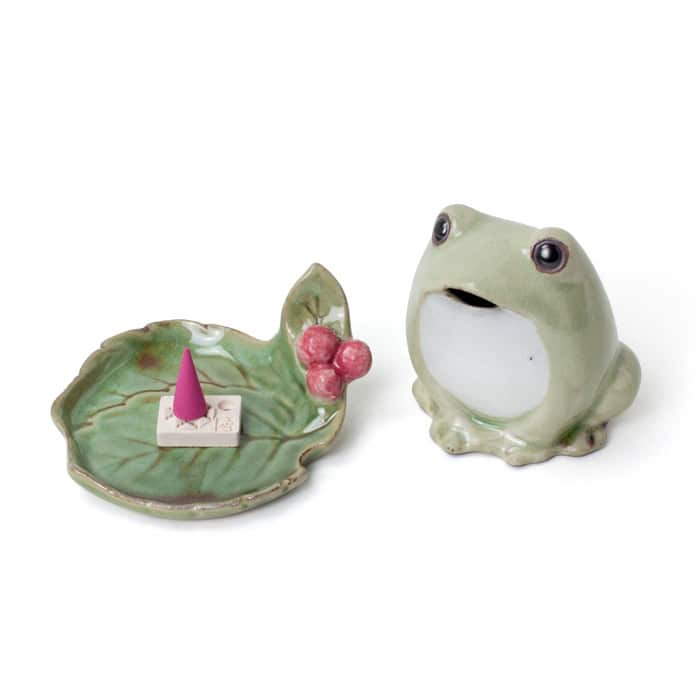 The Frog Incense Burner is a charming covered-style holder, beautifully glazed and full of quirky personality. This delightful piece of pottery releases fragrant incense and soft smoke through the frog’s mouth, creating a whimsical and calming display. It’s an ideal choice for anyone seeking a unique and memorable gift.