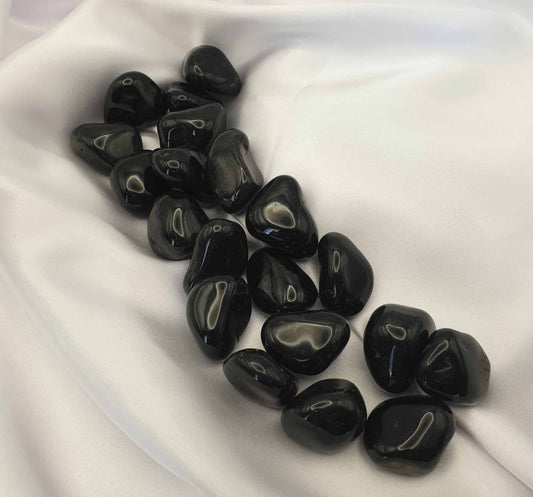 Black Onyx Tumbled stones.. the 'stone of self control' black onyx can also promote steadfastness and determination. This can be a useful stone in times of confusion, helping to provide grounding and focus. Black Onyx can be helpful in overcoming bad habits.